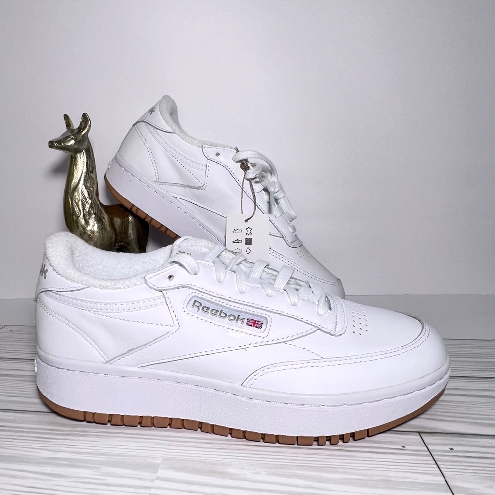 Reebok Women’s Club C Double Sneaker Tennis Walking Size 9 White / White
